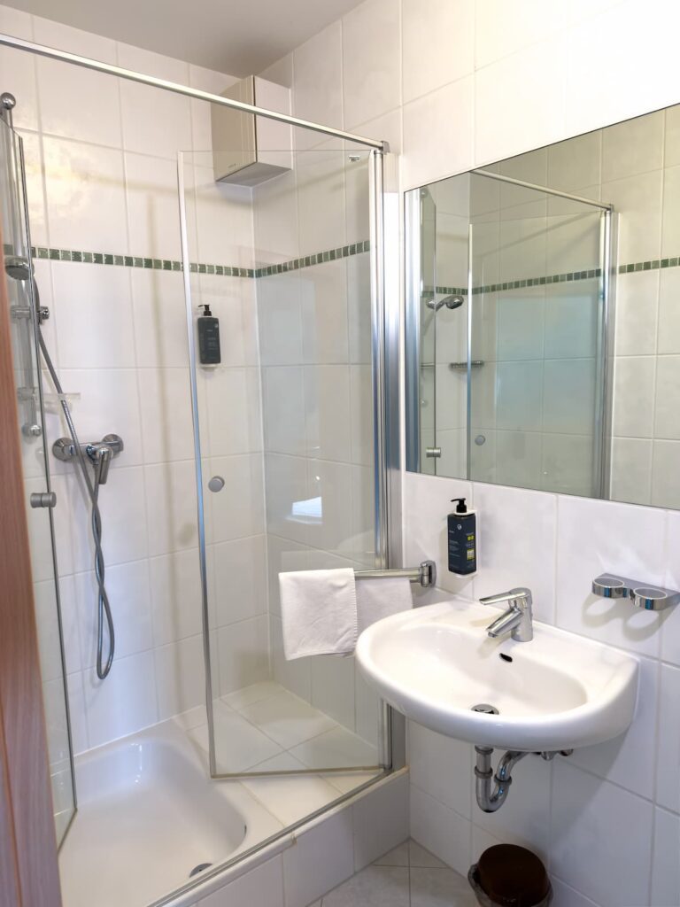bad_mit_dusche_hochkant